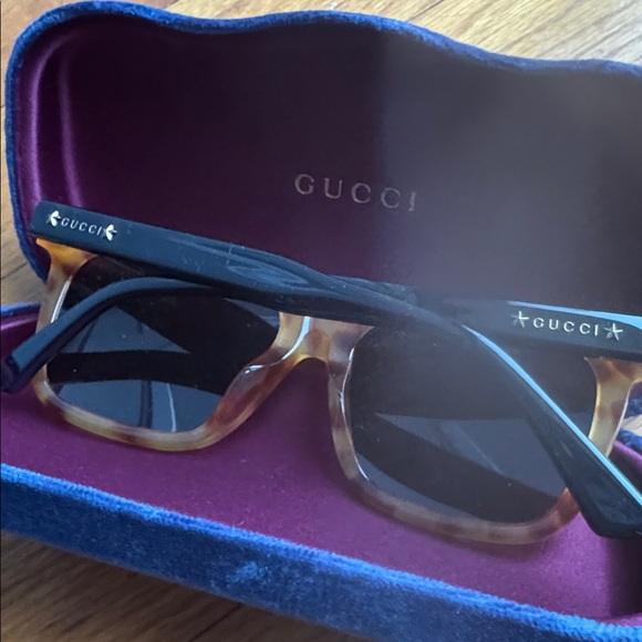 Gucci Tortoiseshell Sunglasses with Black Lenses - Picture 7 of 7